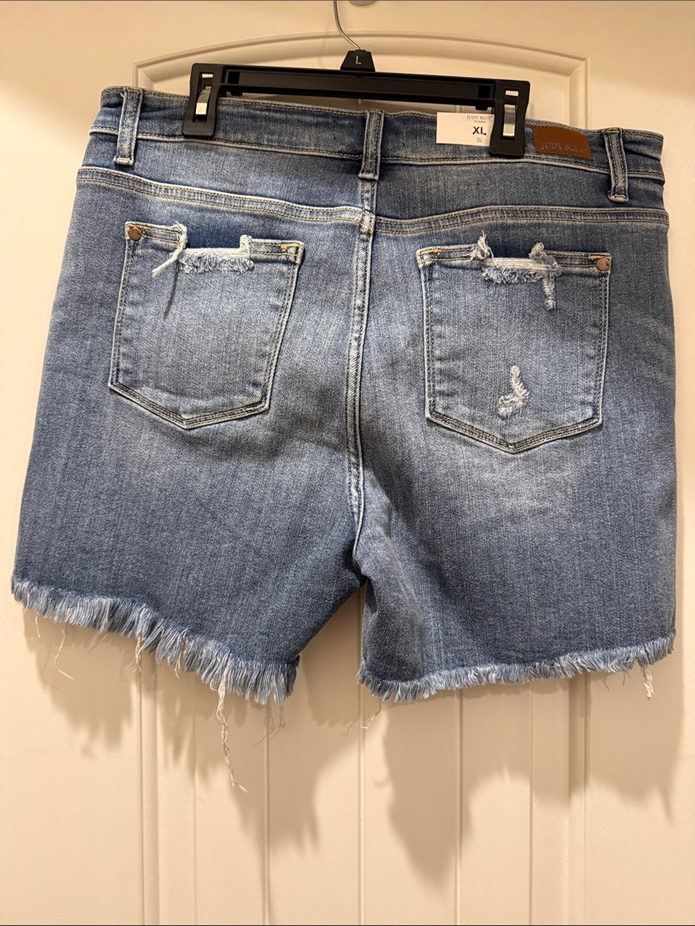 Judy Blue Medium Wash Distressed Jean Short Size XL - Picture 3 of 6